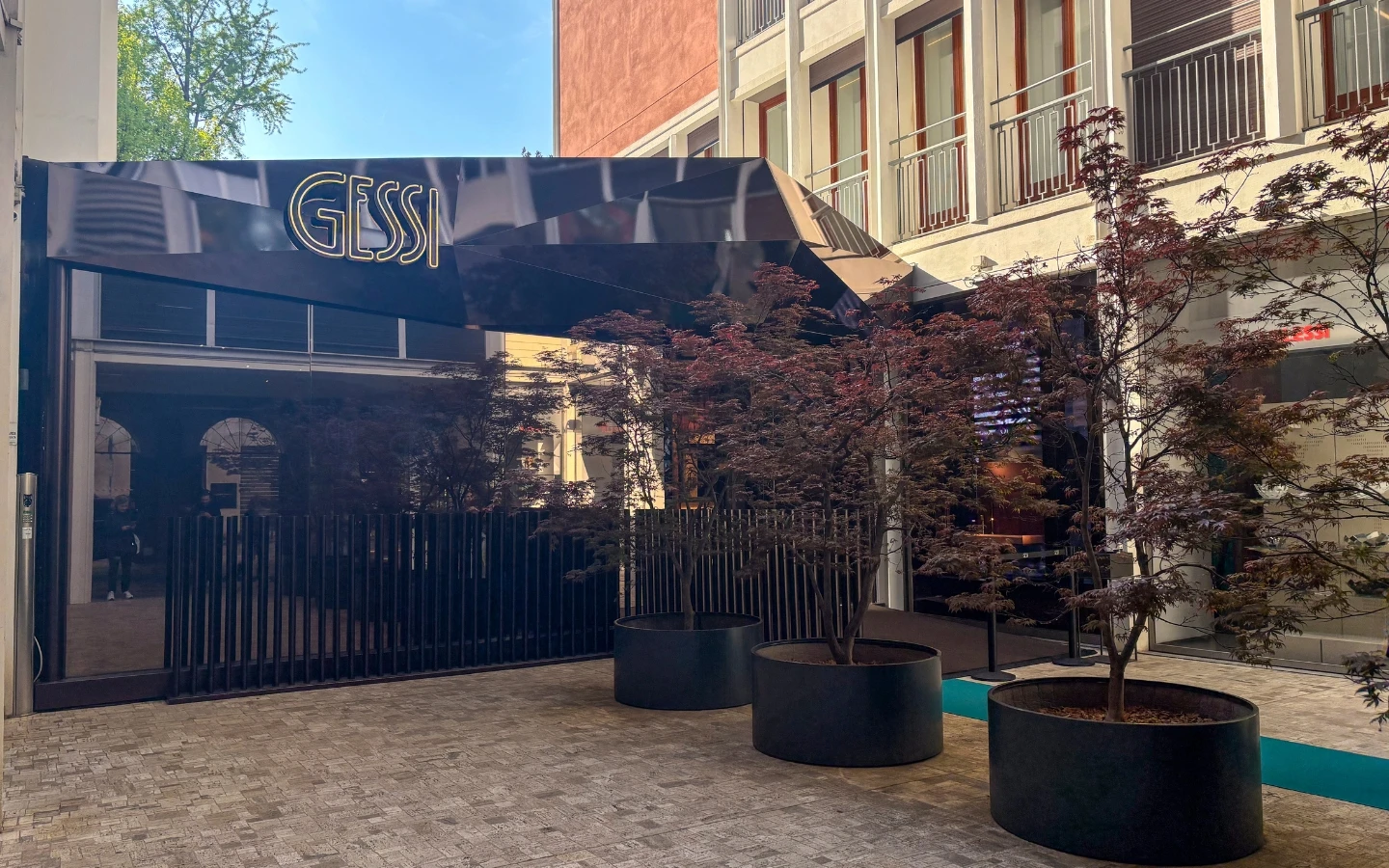 casa-gessi-milano-showroom-outdoor