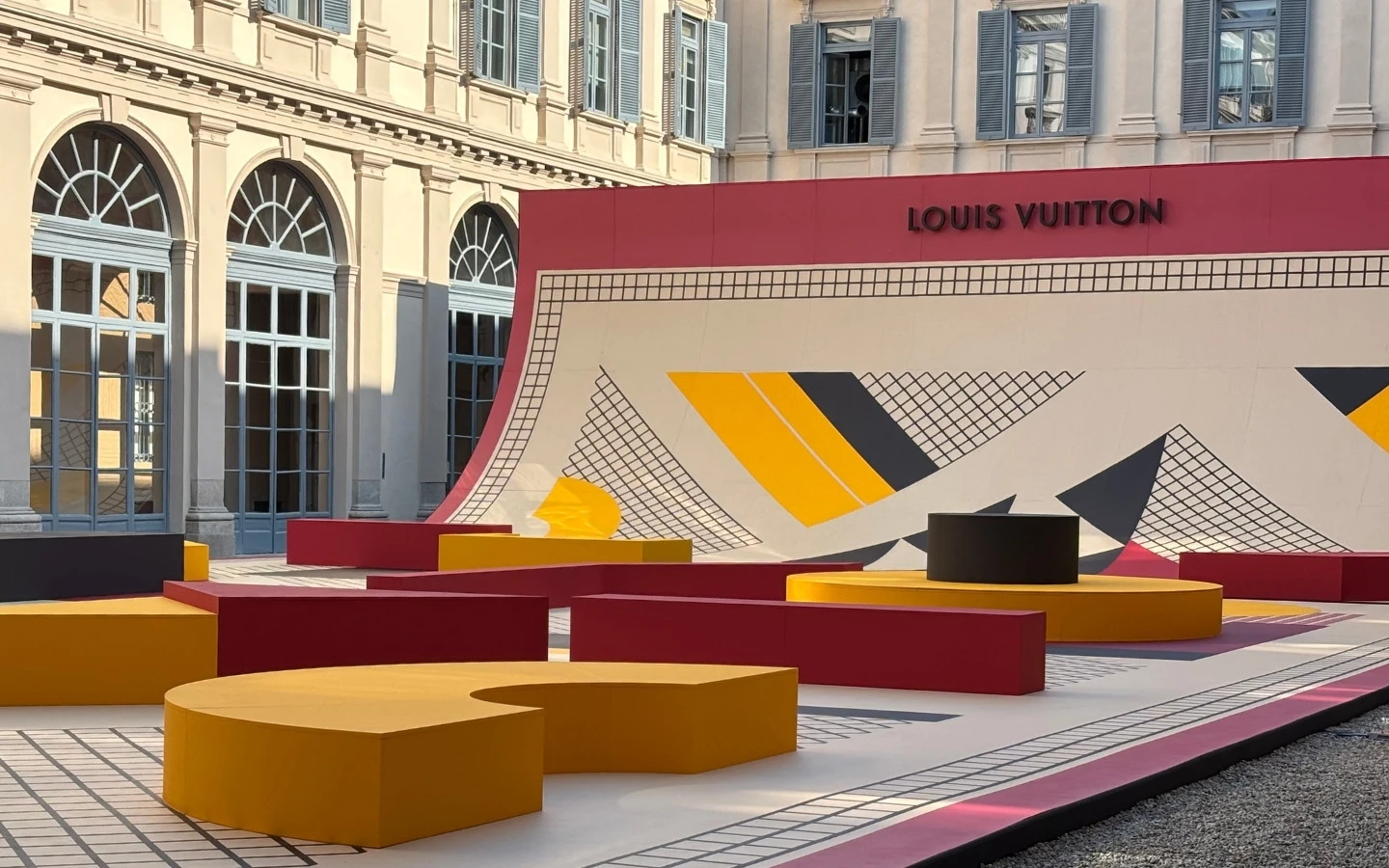louisvuitton-fuorisalone-mdw26-exhibitiondesign-temporaryspace