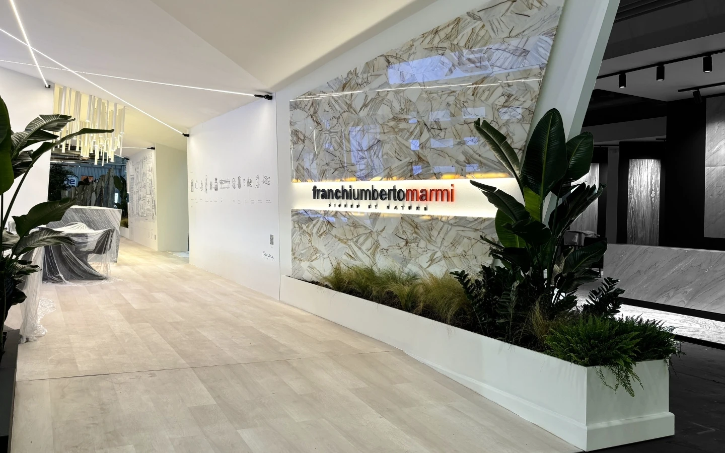 ingresso-stand-franchi-umberto-marmi
