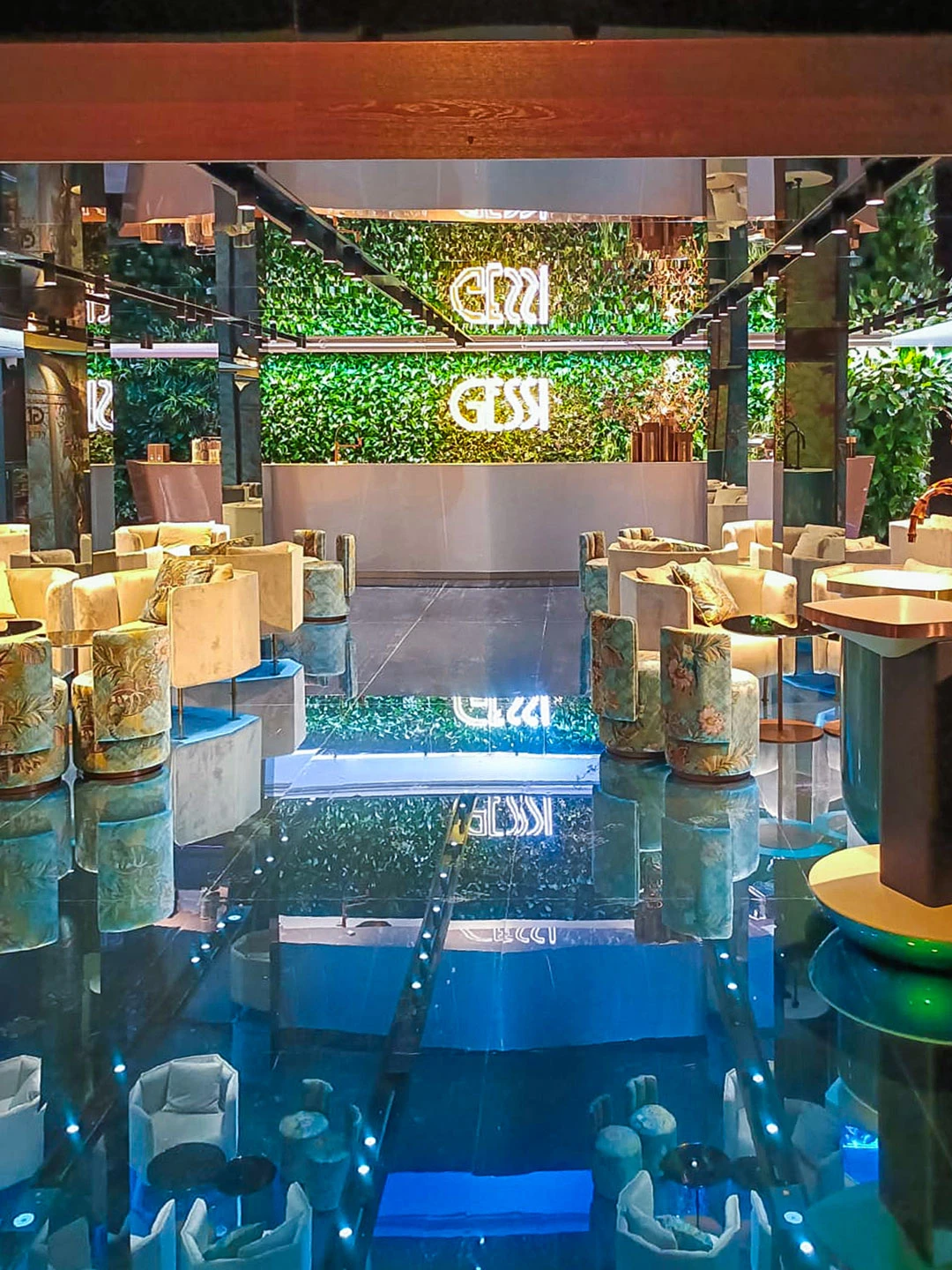 casa-gessi-showroom-area-cocktail-bar