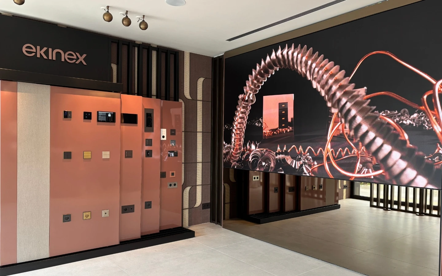 allestimento-negozio-one-solution-ekinex-2025