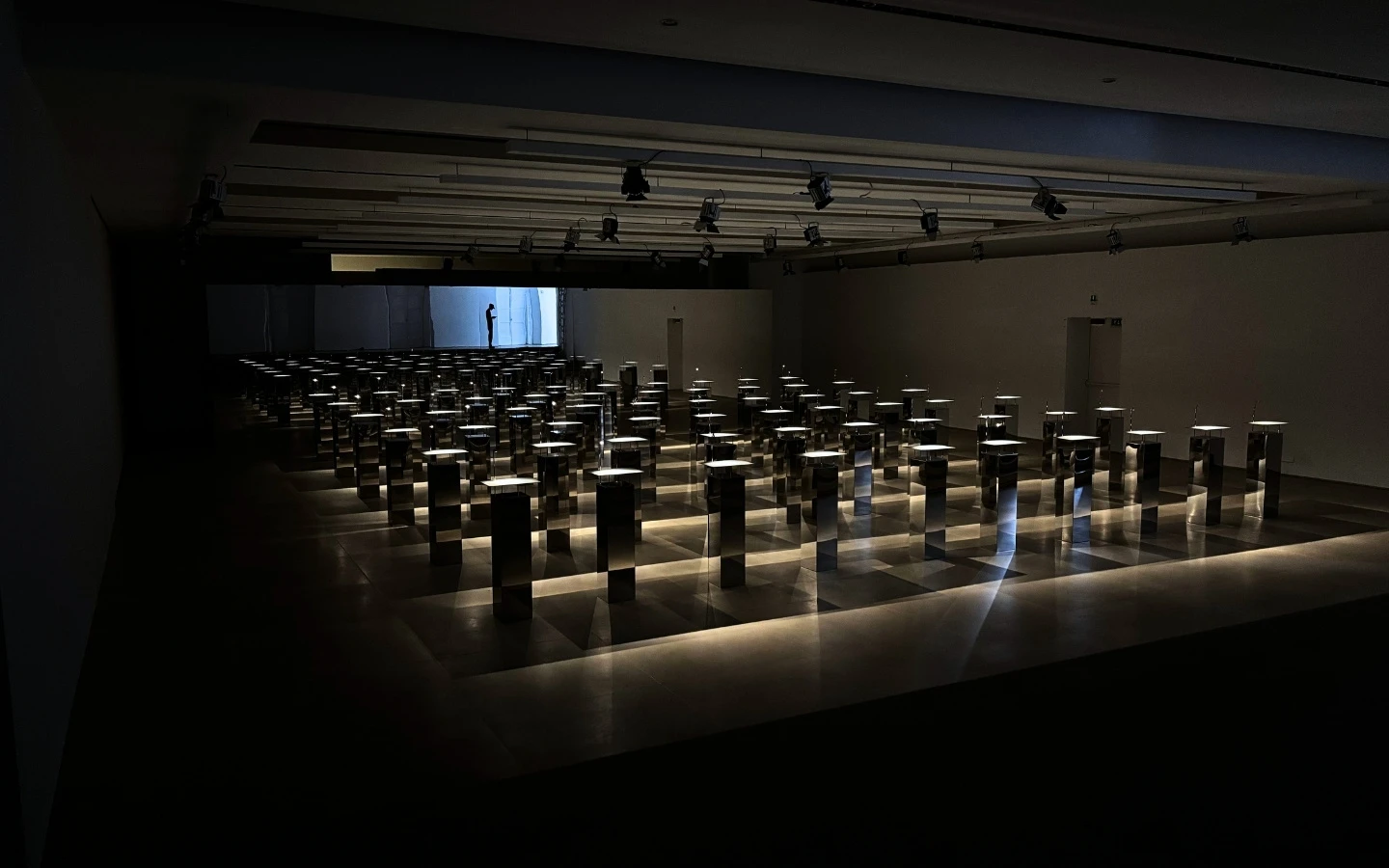 realizzazione-installazione-milanodesignweek-26-jilsander-1